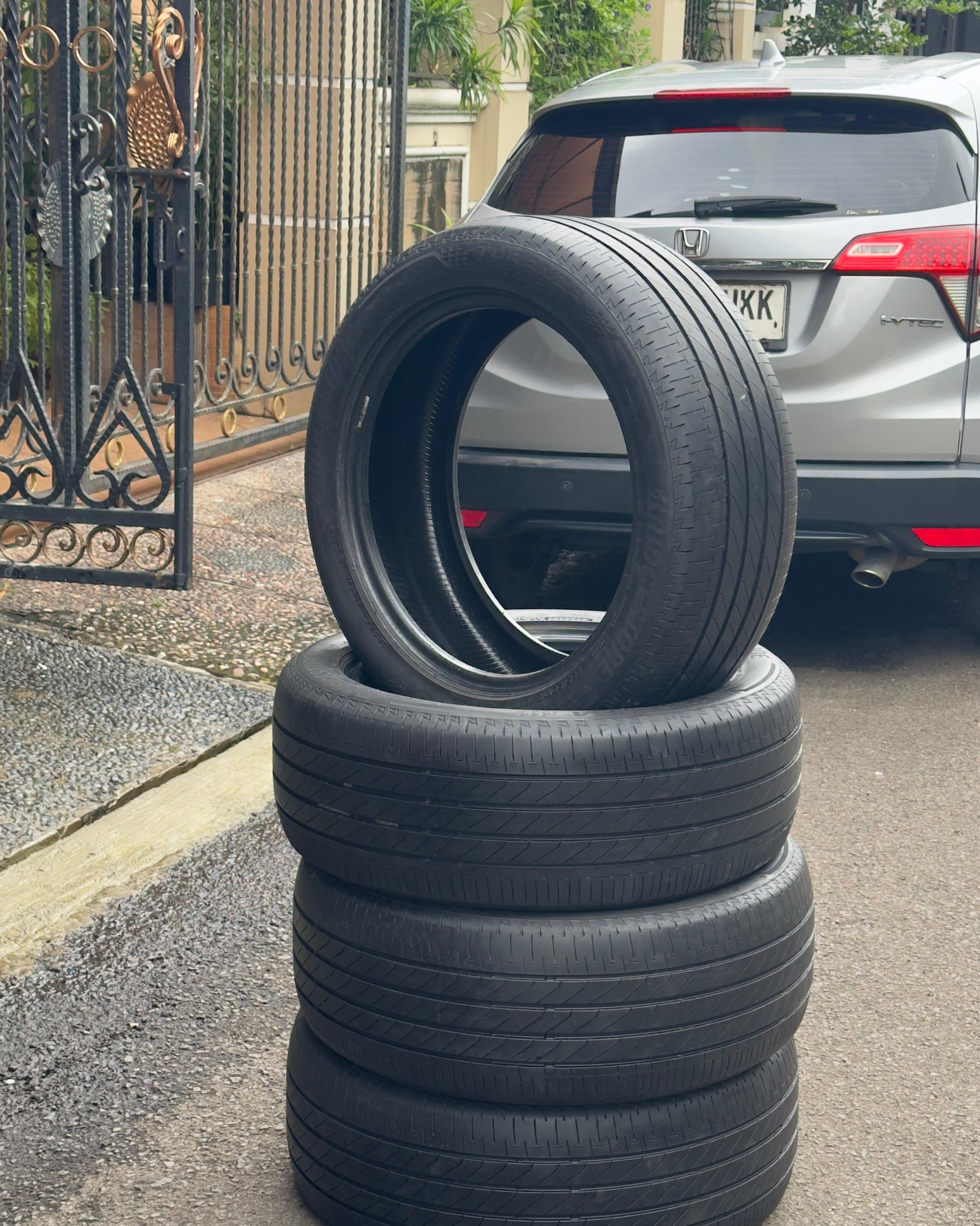 Bridgestone Turanza T005 tires